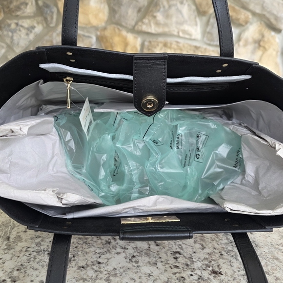 Michael Kors Karlie Large Shoulder Bag - Picture 5 of 9